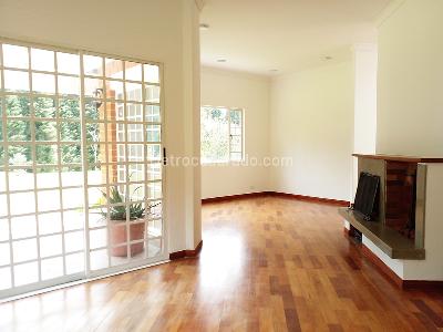 Casa de 3 alcobas en venta en Envigado, Envigado, 274 m² · foto 2 de 20