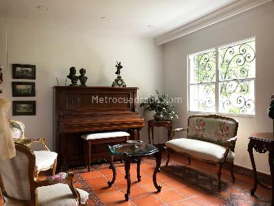 Casa de 4 alcobas en venta en El Poblado, Medellín, 394 m² · foto 10 de 19