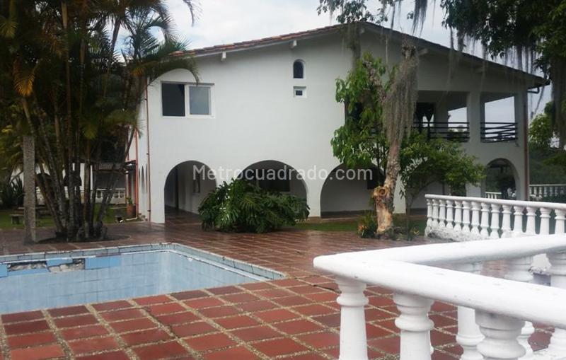 Commercial 5BR House for Rent in Belen - 2