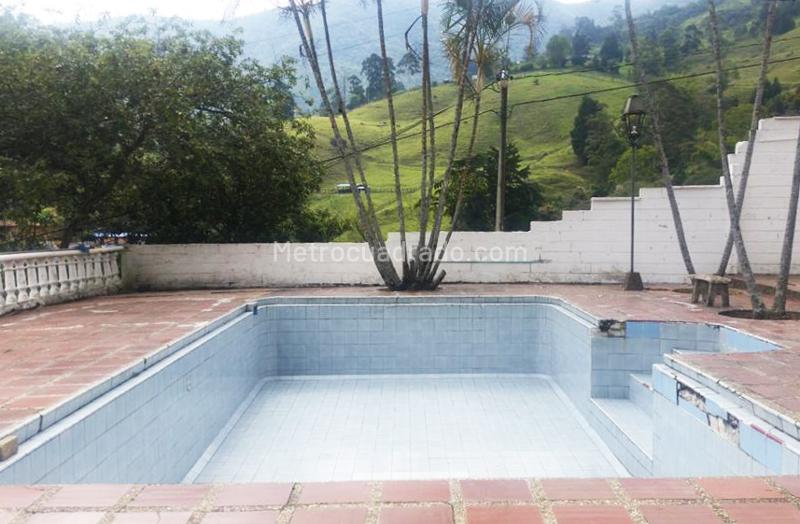 Commercial 5BR House for Rent in Belen - 3