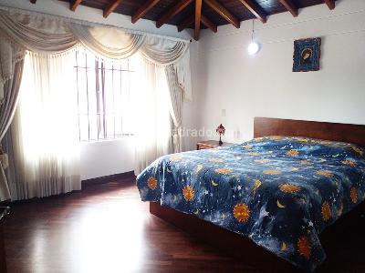 Casa de 3 alcobas en venta en El Poblado, Medellín, 340 m² · foto 13 de 18