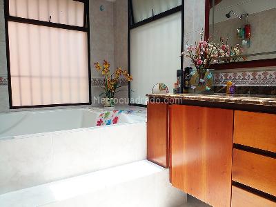Casa de 3 alcobas en venta en El Poblado, Medellín, 340 m² · foto 15 de 18