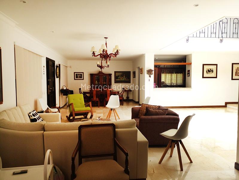 Casa en arriendo de 3 Alcobas en El Tesoro, unidad cerrada - 4