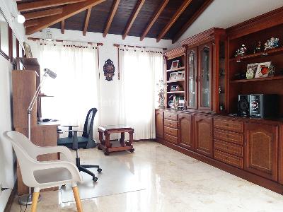 Casa de 3 alcobas en venta en El Poblado, Medellín, 340 m² · foto 10 de 18