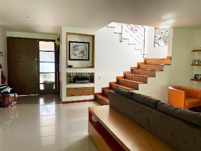 Casa de 3 alcobas en venta en Envigado, Envigado, 286 m² · foto 4 de 19