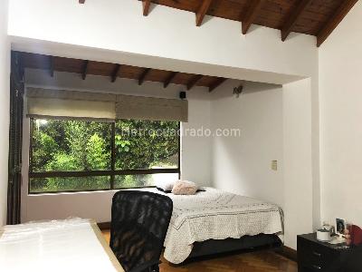 Casa de 4 alcobas en venta en El Poblado, Medellín, 212 m² · foto 11 de 16