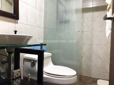 Casa de 4 alcobas en venta en El Poblado, Medellín, 212 m² · foto 14 de 16