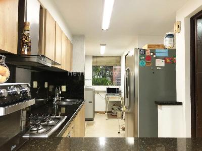 Casa de 4 alcobas en venta en El Poblado, Medellín, 212 m² · foto 8 de 16