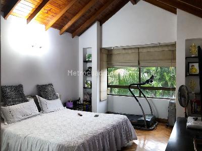 Casa de 4 alcobas en venta en El Poblado, Medellín, 212 m² · foto 9 de 16