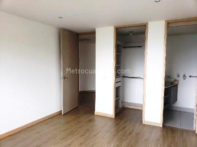 Apartamento de 3 alcobas en venta en El Poblado, Medellín, 240 m² · foto 11 de 18