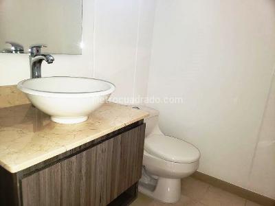Apartamento de 3 alcobas en venta en El Poblado, Medellín, 240 m² · foto 16 de 18