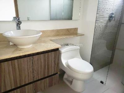 Apartamento de 3 alcobas en venta en El Poblado, Medellín, 240 m² · foto 18 de 18