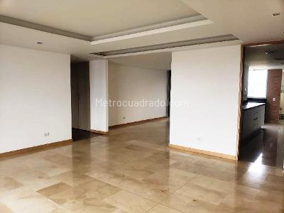 Apartamento de 3 alcobas en venta en El Poblado, Medellín, 240 m² · foto 3 de 18