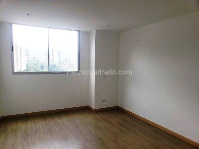 Apartamento de 3 alcobas en venta en El Poblado, Medellín, 240 m² · foto 8 de 18