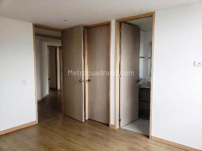 Apartamento de 3 alcobas en venta en El Poblado, Medellín, 240 m² · foto 9 de 18