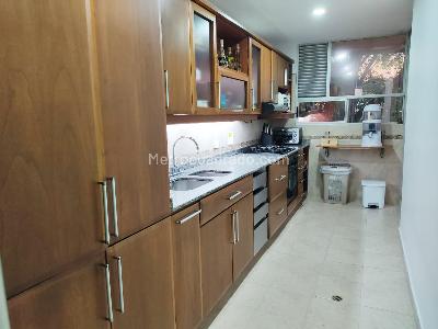 Casa de 3 alcobas en venta en El Poblado, Medellín, 202 m² · foto 5 de 15