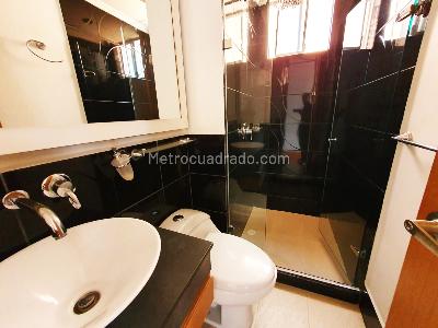 Apartamento de 4 alcobas en venta en El Poblado, Medellín, 180 m² · foto 18 de 19