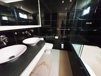 Apartamento de 4 alcobas en venta en El Poblado, Medellín, 180 m² · foto 19 de 19