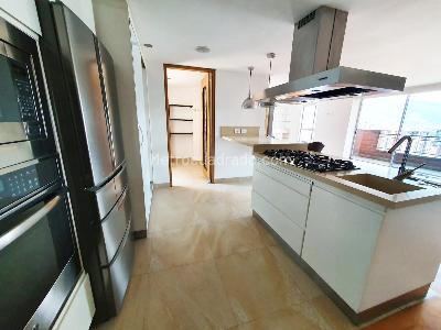Apartamento de 4 alcobas en venta en El Poblado, Medellín, 180 m² · foto 4 de 19