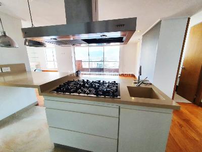 Apartamento de 4 alcobas en venta en El Poblado, Medellín, 180 m² · foto 7 de 19
