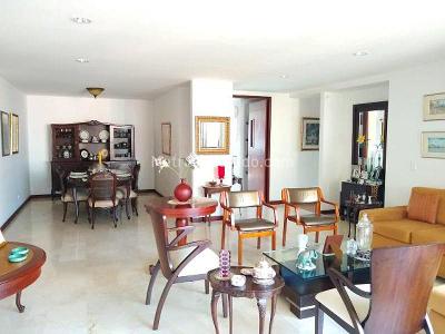 Apartamento de 3 alcobas en venta en El Poblado, Medellín, 190 m² · foto 2 de 12