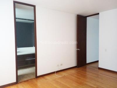 Apartamento de 3 alcobas en venta en El Castillo, Medellín, 270 m² · foto 11 de 17