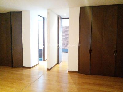 Apartamento de 3 alcobas en venta en El Castillo, Medellín, 270 m² · foto 14 de 17