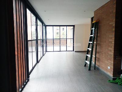 Apartamento de 3 alcobas en venta en El Castillo, Medellín, 270 m² · foto 1 de 17