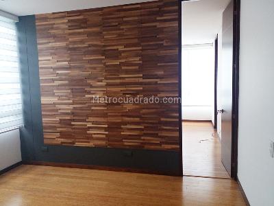 Apartamento de 3 alcobas en venta en El Castillo, Medellín, 270 m² · foto 8 de 17