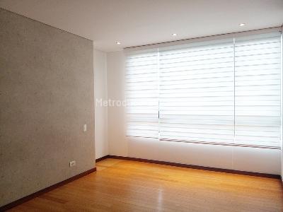 Apartamento de 3 alcobas en venta en El Castillo, Medellín, 270 m² · foto 9 de 17