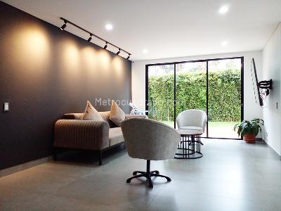 Casa de 4 alcobas en venta en Envigado, Envigado, 270 m² · foto 2 de 20
