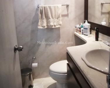 Casa de 5 alcobas en venta en El Poblado, Medellín, 270 m² · foto 12 de 14