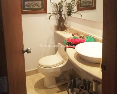 Casa de 5 alcobas en venta en El Poblado, Medellín, 270 m² · foto 13 de 14