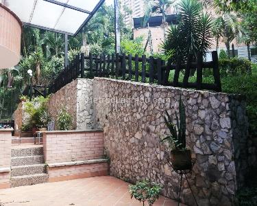 Casa de 5 alcobas en venta en El Poblado, Medellín, 270 m² · foto 14 de 14