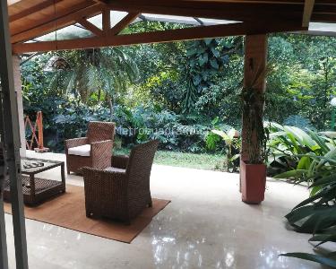 Casa de 5 alcobas en venta en El Poblado, Medellín, 270 m² · foto 3 de 14