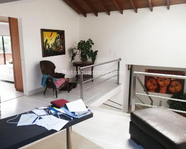 Casa de 5 alcobas en venta en El Poblado, Medellín, 270 m² · foto 7 de 14