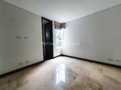Apartamento de 3 alcobas en venta en Las Lomas, Medellín, 138 m² · foto 12 de 16