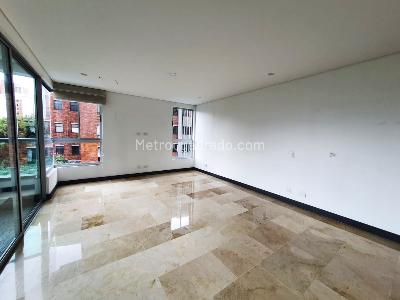 Apartamento de 3 alcobas en venta en Las Lomas, Medellín, 138 m² · foto 2 de 16