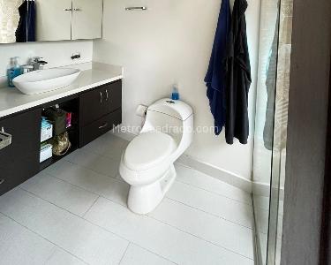Casa de 3 alcobas en venta en El Poblado, Medellín, 310 m² · foto 9 de 15