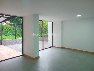 Casa en arriendo en El Poblado, Medellín · foto 2 de 18