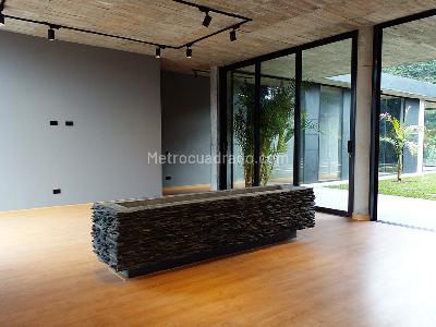 Casa de 4 alcobas en venta en Envigado, Envigado, 400 m² · foto 3 de 20