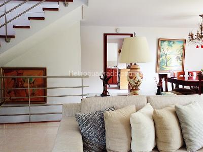 Casa de 4 alcobas en venta en Envigado, Envigado, 264 m² · foto 2 de 19