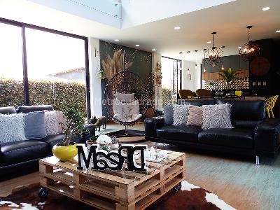 Casa de 3 alcobas en venta en Envigado, Envigado, 300 m² · foto 2 de 19
