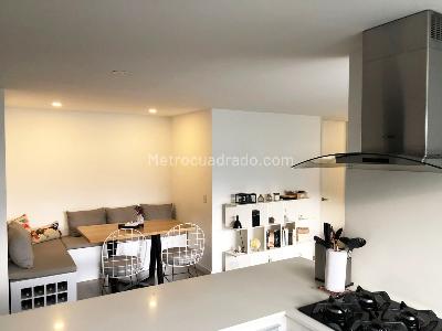 Apartamento en arriendo en El Poblado, Medellín · foto 3 de 13