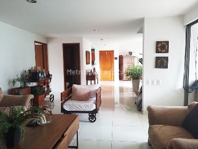 Apartamento en venta en El Poblado, Medellín · foto 4 de 17