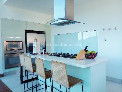 Apartamento de 3 alcobas en venta en El Poblado, Medellín, 365 m² · foto 5 de 19