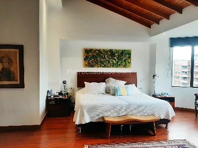 Apartamento de 3 alcobas en venta en El Poblado, Medellín, 240 m² · foto 11 de 18