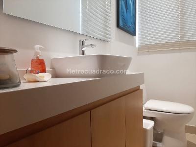 Apartamento de 3 alcobas en venta en El Poblado, Medellín, 240 m² · foto 18 de 18