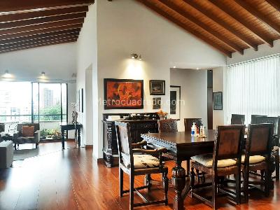 Apartamento de 3 alcobas en venta en El Poblado, Medellín, 240 m² · foto 2 de 18
