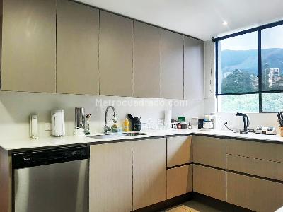 Apartamento de 3 alcobas en venta en El Poblado, Medellín, 240 m² · foto 7 de 18